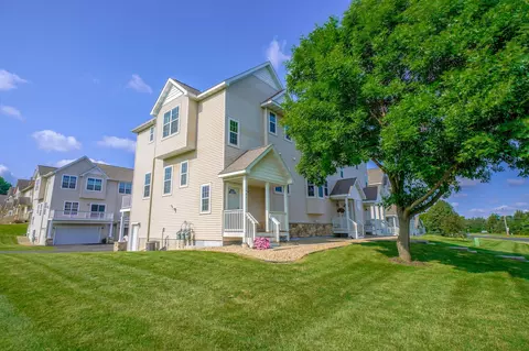 2447 Foxglove Cir #15, Hudson, WI 54016