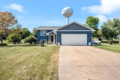 506 Lady Slipper Ave NE, New Prague, MN 56071