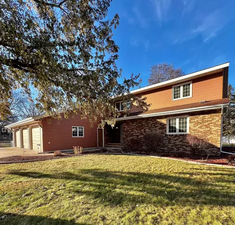 105 Westwood Ct, Thief River Falls, MN 56701