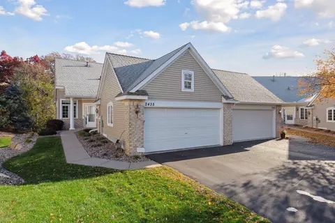 2435 Skyline Dr, Bloomington, MN 55425