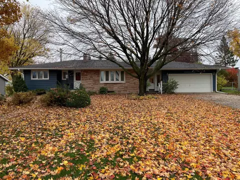 1117 S Broadway St, Spring Valley, MN 55975