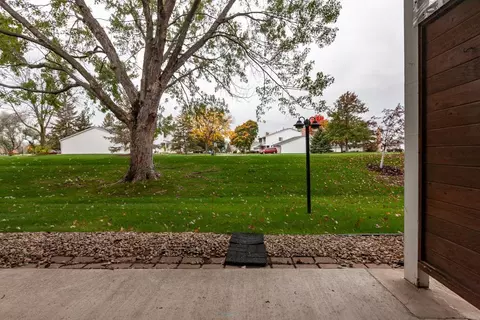 7624 157th St W #100, Apple Valley, MN 55124