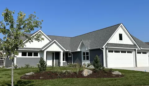 11291 Latrobe Ln N, Lake Elmo, MN 55042