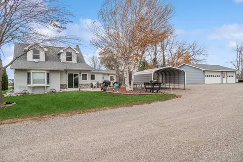 7320 Peyton Ave SW, Cokato, MN 55321