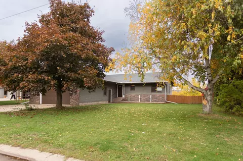 1513 River Dr S, Wabasha, MN 55981