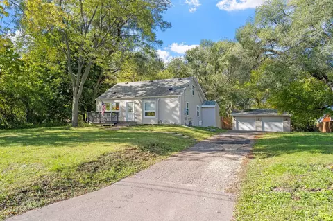 521 Farrell St N, Maplewood, MN 55119