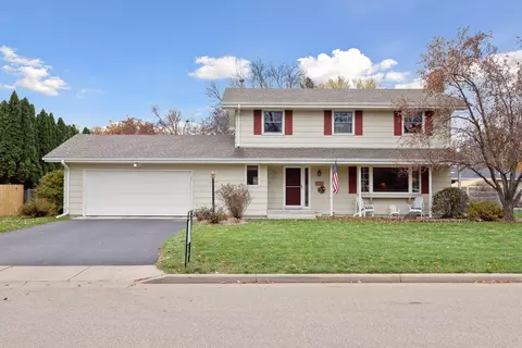 907 Summit Rd, New Richmond, WI 54017