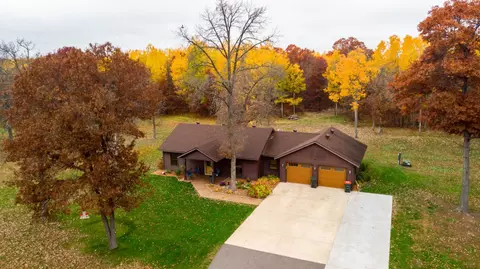 9101 Lone Oak Dr, Brainerd, MN 56401