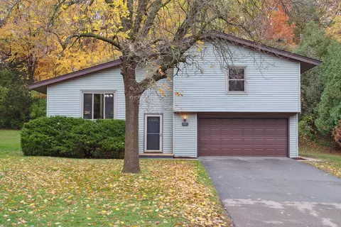 4901 Woodhill Rd, Minnetonka, MN 55345