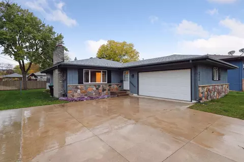 6046 2 12 St NE, Fridley, MN 55432