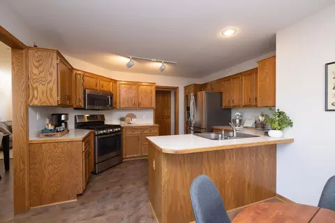 1539 Lakeview Curv, Eagan, MN 55122 photo 11