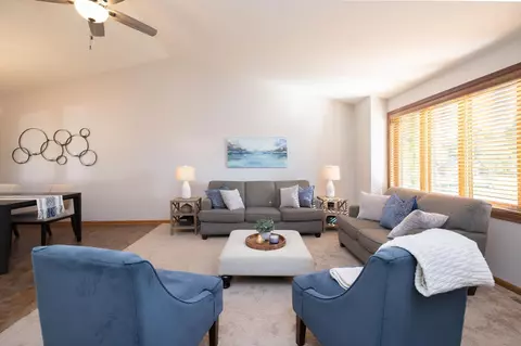 1539 Lakeview Curv, Eagan, MN 55122 photo 5