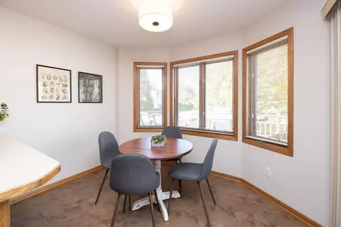 1539 Lakeview Curv, Eagan, MN 55122 photo 16