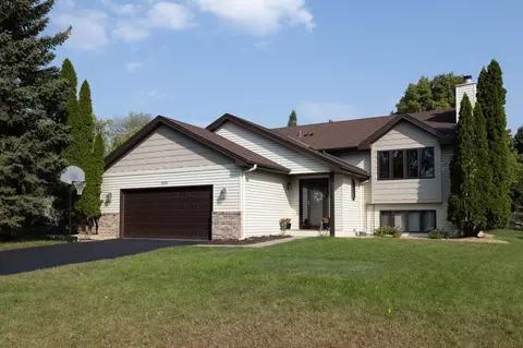 1539 Lakeview Curv, Eagan, MN 55122 photo 2