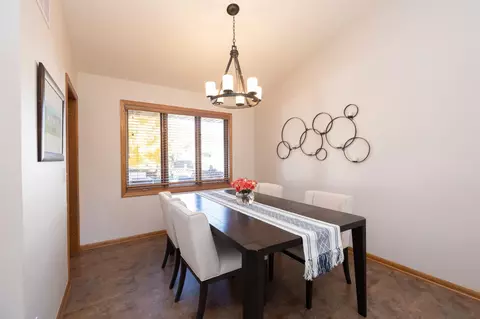 1539 Lakeview Curv, Eagan, MN 55122 photo 10