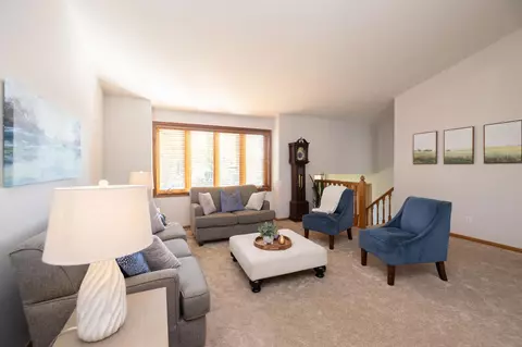1539 Lakeview Curv, Eagan, MN 55122 photo 7
