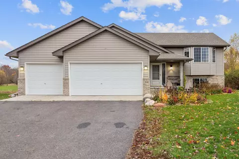 308 Hogan Dr, Montrose, MN 55363