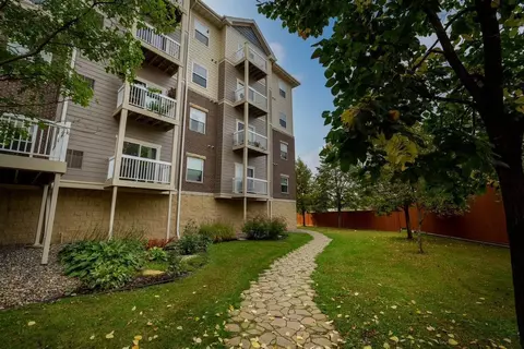 4824 E 53rd St #302, Minneapolis, MN 55417