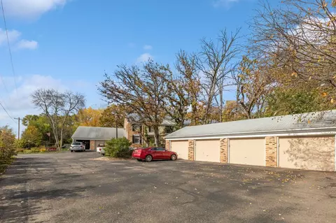 1345 Crestridge Ln #101, Eagan, MN 55123 photo 4