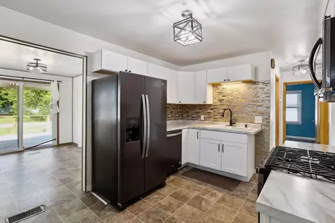6513 Chowen Ave N, Brooklyn Center, MN 55429