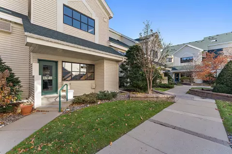 7606 York Ave S #7209, Edina, MN 55435
