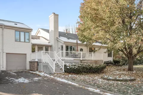 375 Elan Ct, Woodbury, MN 55125