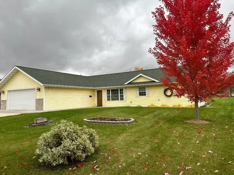1004 NE 1st Avenue Ave, Grand Rapids, MN 55744