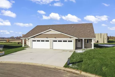 916 3rd Ave SE, Hayfield, MN 55940