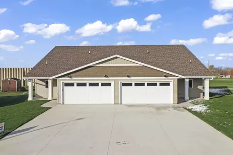 918 3rd Ave SE, Hayfield, MN 55940