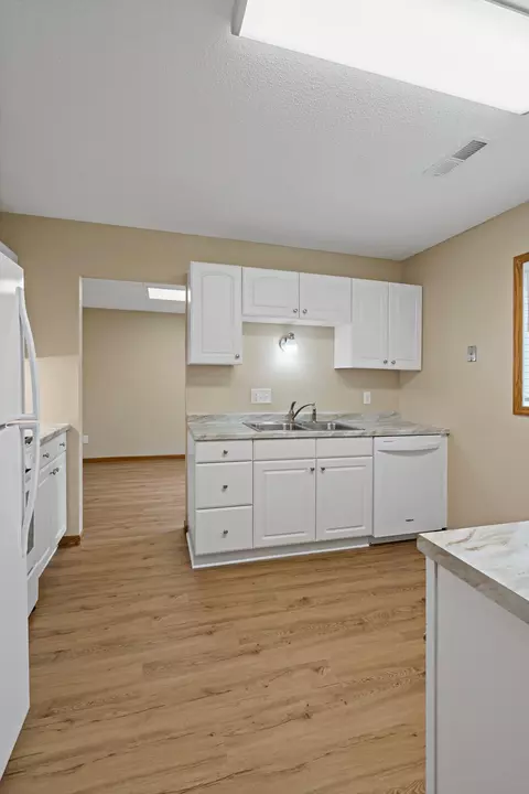1381 Easter Ln, Eagan, MN 55123 photo 21