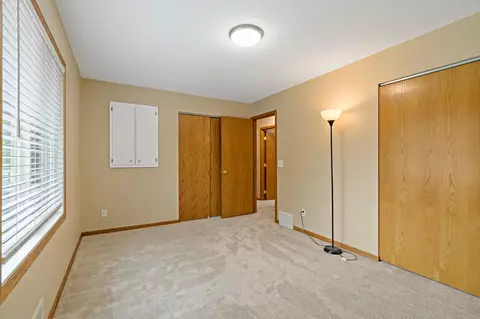 1381 Easter Ln, Eagan, MN 55123 photo 31