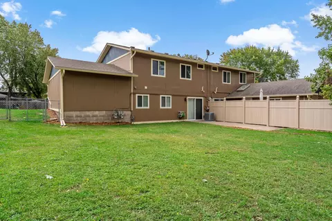 1381 Easter Ln, Eagan, MN 55123 photo 3