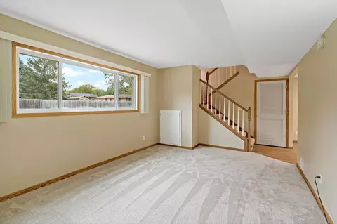1381 Easter Ln, Eagan, MN 55123 photo 27