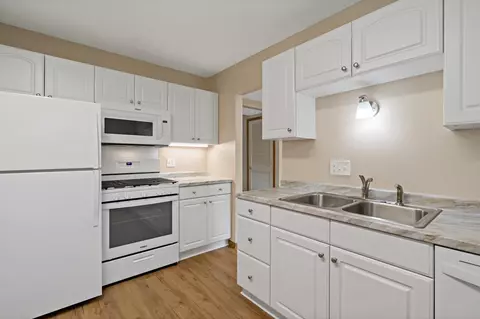 1381 Easter Ln, Eagan, MN 55123 photo 20