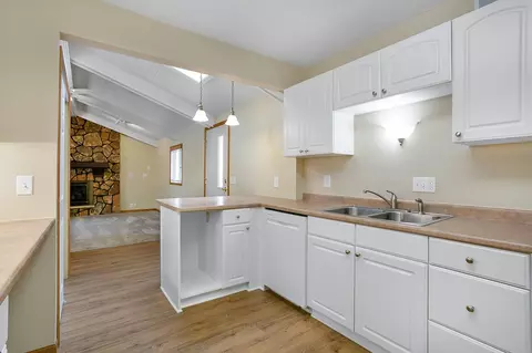 1381 Easter Ln, Eagan, MN 55123 photo 10
