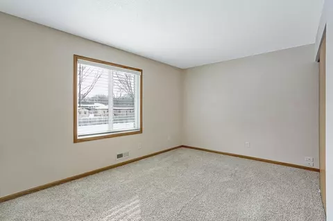 1381 Easter Ln, Eagan, MN 55123 photo 14