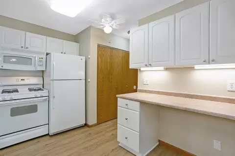 1381 Easter Ln, Eagan, MN 55123 photo 9