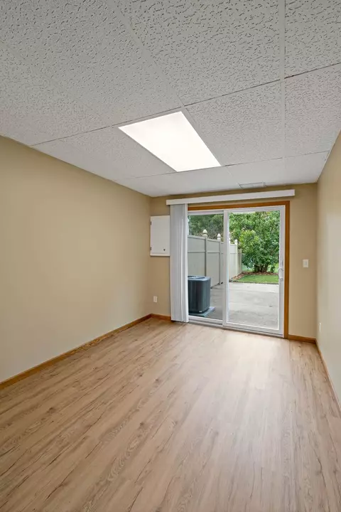 1381 Easter Ln, Eagan, MN 55123 photo 29