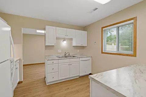 1381 Easter Ln, Eagan, MN 55123 photo 24