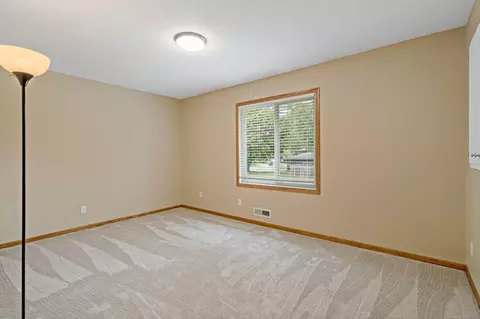 1381 Easter Ln, Eagan, MN 55123 photo 32