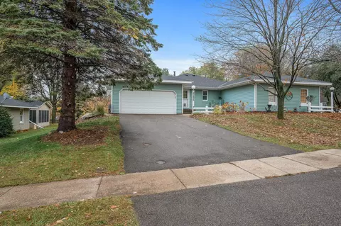 7836 142nd St W, Apple Valley, MN 55124