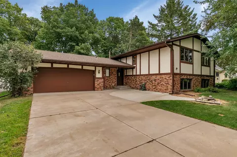 2036 High Dr, Sauk Rapids, MN 56379