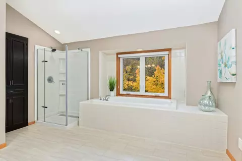 1380 Michelle Dr, Eagan, MN 55123 photo 30