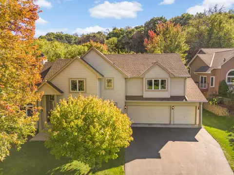 1380 Michelle Dr, Eagan, MN 55123 photo 2