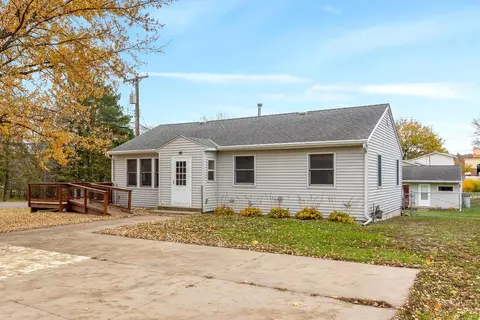 5930 Ash St, Rockford, MN 55373