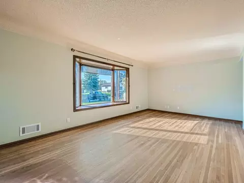 1081 Beatrice St, Eagan, MN 55121 photo 2