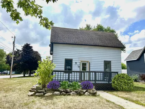101 Water St NW, Adams, MN 55909