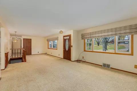 1094 County Road 83, Independence, MN 55359 photo 4