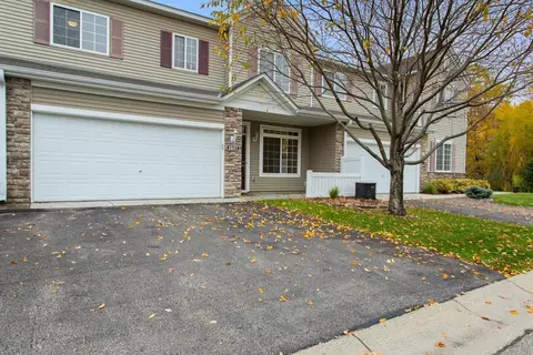 1637 Prescott Ct, Chaska, MN 55318