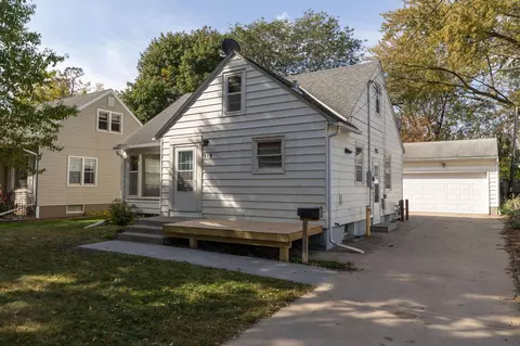 919 7th Ave NW, Rochester, MN 55901